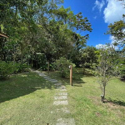 Sitio com 250m², 8 quartos, 2 garagens, no bairro Ratones em Florianópolis