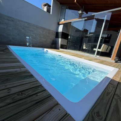 Casa Residencial com 190m², 3 quartos (sendo 1 suíte), 2 garagens, no bairro Ingleses do Rio Vermelho em Florianópolis
