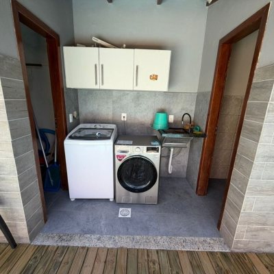 Casa Residencial com 190m², 3 quartos (sendo 1 suíte), 2 garagens, no bairro Ingleses do Rio Vermelho em Florianópolis