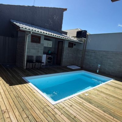Casa Residencial com 190m², 3 quartos (sendo 1 suíte), 2 garagens, no bairro Ingleses do Rio Vermelho em Florianópolis