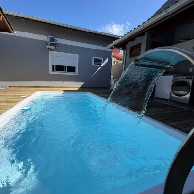 Casa Residencial com 190m², 3 quartos (sendo 1 suíte), 2 garagens, no bairro Ingleses do Rio Vermelho em Florianópolis