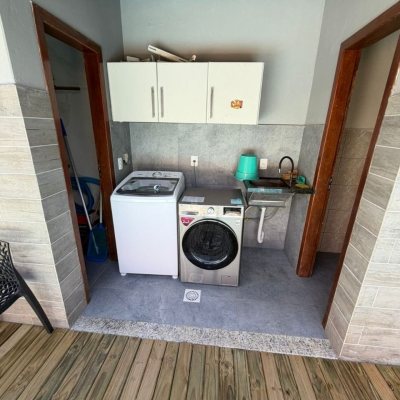 Casa Residencial com 190m², 3 quartos (sendo 1 suíte), 2 garagens, no bairro Ingleses do Rio Vermelho em Florianópolis