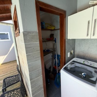 Casa Residencial com 190m², 3 quartos (sendo 1 suíte), 2 garagens, no bairro Ingleses do Rio Vermelho em Florianópolis