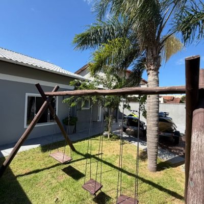 Casa Residencial com 190m², 3 quartos (sendo 1 suíte), 2 garagens, no bairro Ingleses do Rio Vermelho em Florianópolis
