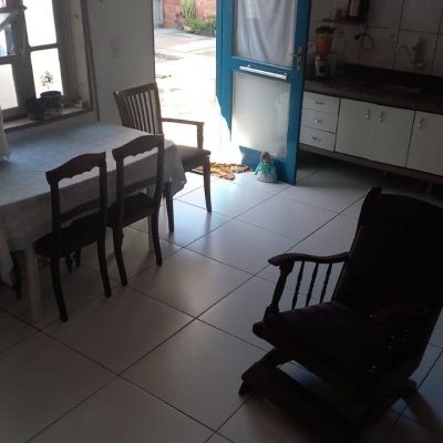 Casa Residencial com 51m², 2 quartos, 2 garagens, no bairro Vargem Grande em Florianópolis