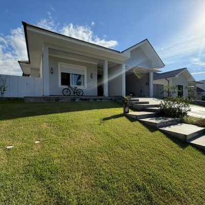 Casa em Condomínio com 204m², 3 quartos (sendo 1 suíte), 1 garagem, no bairro Sul Do Rio em Santo Amaro Da Imperatriz
