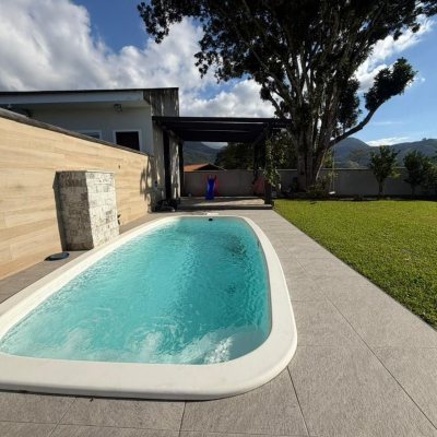 Casa em Condomínio com 204m², 3 quartos (sendo 1 suíte), 1 garagem, no bairro Sul Do Rio em Santo Amaro Da Imperatriz