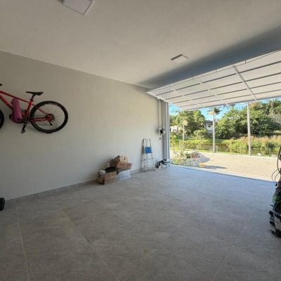 Casa em Condomínio com 204m², 3 quartos (sendo 1 suíte), 1 garagem, no bairro Sul Do Rio em Santo Amaro Da Imperatriz