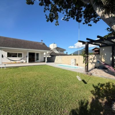 Casa em Condomínio com 204m², 3 quartos (sendo 1 suíte), 1 garagem, no bairro Sul Do Rio em Santo Amaro Da Imperatriz