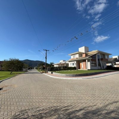 Casa em Condomínio com 204m², 3 quartos (sendo 1 suíte), 1 garagem, no bairro Sul Do Rio em Santo Amaro Da Imperatriz
