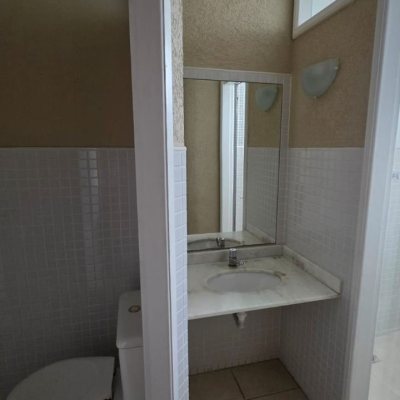Casa Residencial/Comercial com 272m², 4 garagens, no bairro Agronômica em Florianópolis