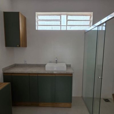 Casa Residencial/Comercial com 272m², 4 garagens, no bairro Agronômica em Florianópolis