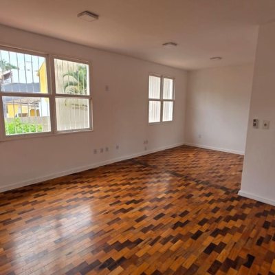 Casa Residencial/Comercial com 272m², 4 garagens, no bairro Agronômica em Florianópolis
