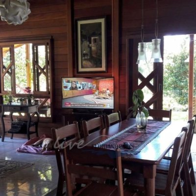 Sitio com 210m², 3 quartos (sendo 2 suítes), 10 garagens, no bairro Ratones em Florianópolis