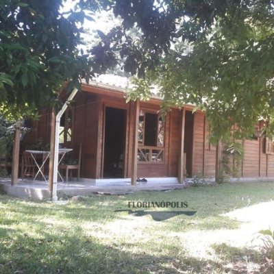 Sitio com 210m², 3 quartos (sendo 2 suítes), 10 garagens, no bairro Ratones em Florianópolis