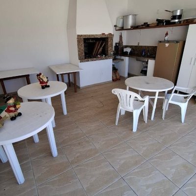 Casa Residencial com 400m², 4 quartos (sendo 1 suíte), no bairro Itaguaçu em Florianópolis