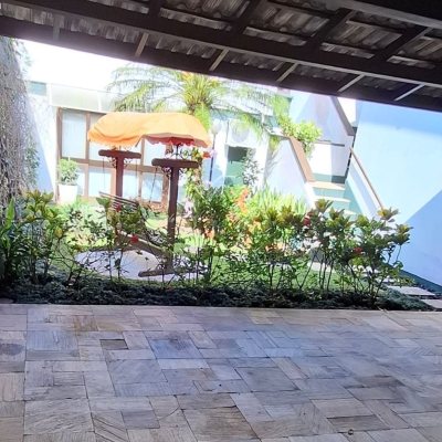 Casa Residencial com 400m², 4 quartos (sendo 1 suíte), no bairro Itaguaçu em Florianópolis