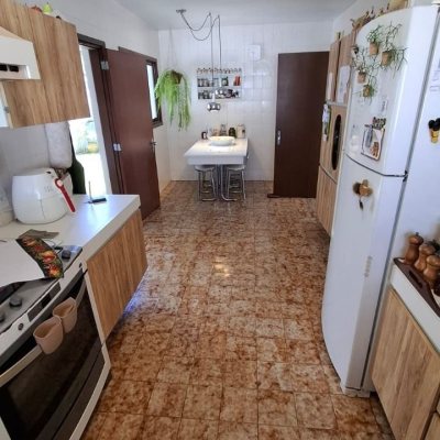 Casa Residencial com 400m², 4 quartos (sendo 1 suíte), no bairro Itaguaçu em Florianópolis