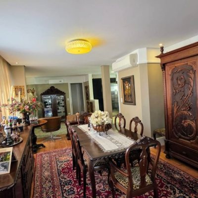 Apartamentos com 226m², 3 quartos (sendo 1 suíte), 2 garagens, no bairro Agronômica em Florianópolis