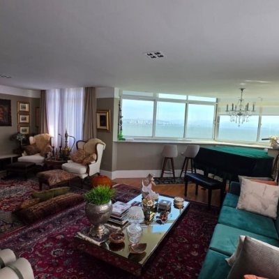 Apartamentos com 226m², 3 quartos (sendo 1 suíte), 2 garagens, no bairro Agronômica em Florianópolis