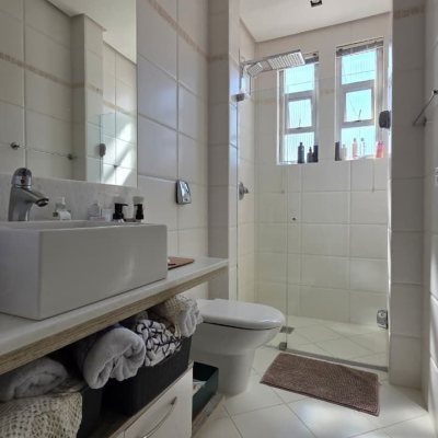 Apartamentos com 226m², 3 quartos (sendo 1 suíte), 2 garagens, no bairro Agronômica em Florianópolis
