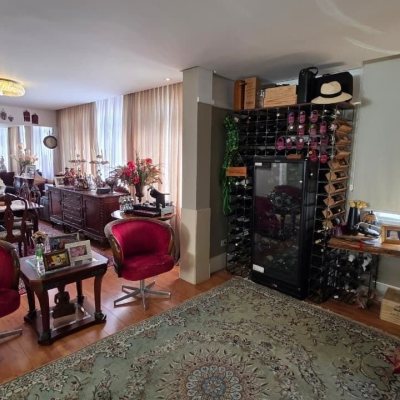 Apartamentos com 226m², 3 quartos (sendo 1 suíte), 2 garagens, no bairro Agronômica em Florianópolis