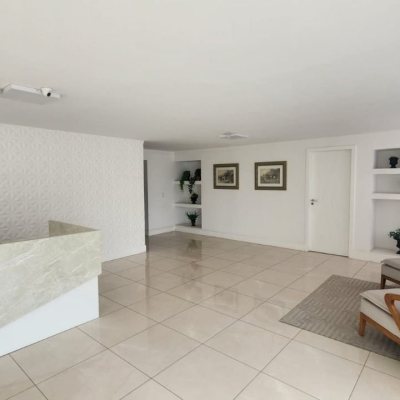 Apartamentos com 226m², 3 quartos (sendo 1 suíte), 2 garagens, no bairro Agronômica em Florianópolis