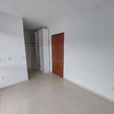 Casa Residencial com 86m², 3 quartos (sendo 1 suíte), 1 garagem, no bairro Potecas em São José
