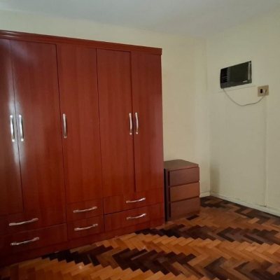 Casa Residencial/Comercial com 515m², 2 garagens, no bairro Canto em Florianópolis