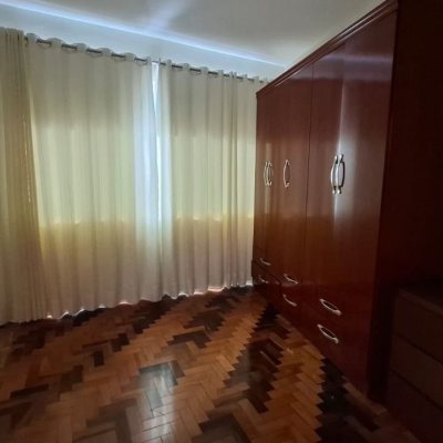 Casa Residencial/Comercial com 515m², 2 garagens, no bairro Canto em Florianópolis