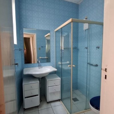 Casa Residencial/Comercial com 515m², 2 garagens, no bairro Canto em Florianópolis
