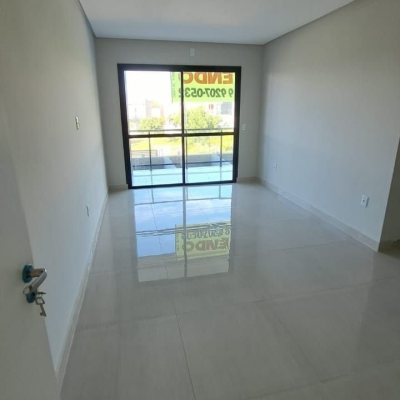 Sobrado Residencial com 140m², 3 quartos (sendo 1 suíte), 2 garagens, no bairro Ingleses do Rio Vermelho em Florianópolis