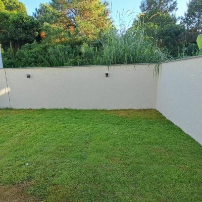 Sobrado Residencial com 140m², 3 quartos (sendo 1 suíte), 2 garagens, no bairro Ingleses do Rio Vermelho em Florianópolis