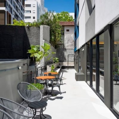 Studio Residencial com 23m², 1 quarto, 1 garagem, no bairro Carvoeira em Florianópolis