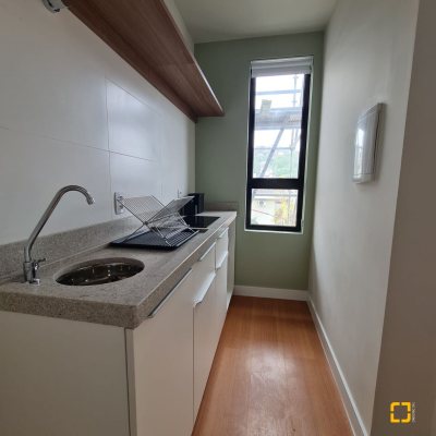 Studio Residencial com 23m², 1 quarto, 1 garagem, no bairro Carvoeira em Florianópolis