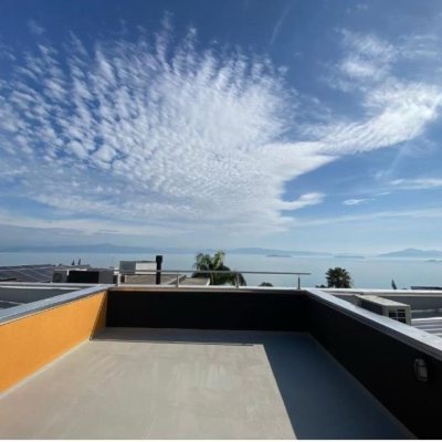 Casa em Condomínio com 323m², 3 quartos (sendo 3 suítes), 4 garagens, no bairro Cacupé em Florianópolis
