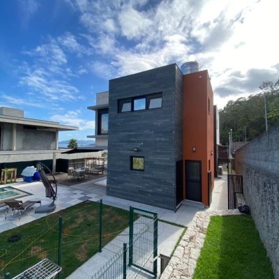 Casa em Condomínio com 323m², 3 quartos (sendo 3 suítes), 4 garagens, no bairro Cacupé em Florianópolis
