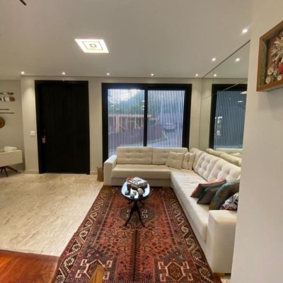 Casa em Condomínio com 323m², 3 quartos (sendo 3 suítes), 4 garagens, no bairro Cacupé em Florianópolis