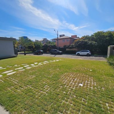 Casa em Condomínio com 365m², 3 quartos (sendo 3 suítes), 2 garagens, no bairro Rio Tavares em Florianópolis