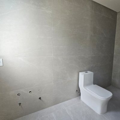 Casa em Condomínio com 365m², 3 quartos (sendo 3 suítes), 2 garagens, no bairro Rio Tavares em Florianópolis