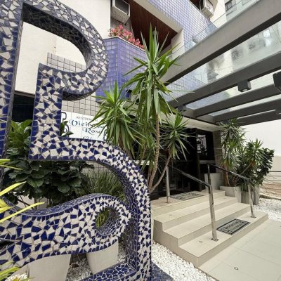 Apartamentos com 77m², 2 quartos (sendo 2 suítes), 1 garagem, no bairro Centro em Florianópolis