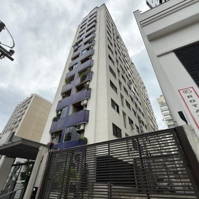 Apartamentos com 77m², 2 quartos (sendo 2 suítes), 1 garagem, no bairro Centro em Florianópolis