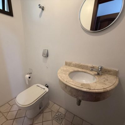 Apartamentos com 77m², 2 quartos (sendo 2 suítes), 1 garagem, no bairro Centro em Florianópolis
