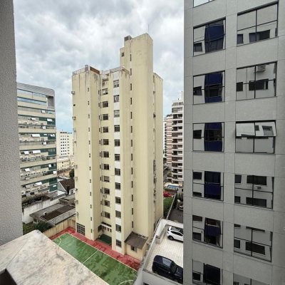 Apartamentos com 77m², 2 quartos (sendo 2 suítes), 1 garagem, no bairro Centro em Florianópolis