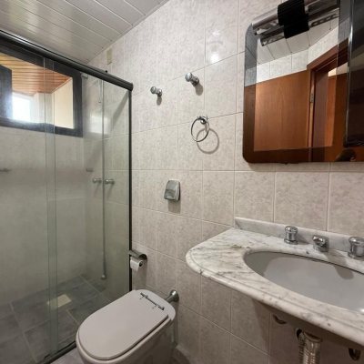 Apartamentos com 77m², 2 quartos (sendo 2 suítes), 1 garagem, no bairro Centro em Florianópolis