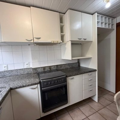 Apartamentos com 77m², 2 quartos (sendo 2 suítes), 1 garagem, no bairro Centro em Florianópolis