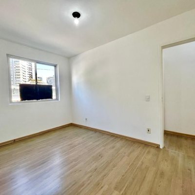 Apartamentos com 73m², 3 quartos, 1 garagem, no bairro Campinas em São José