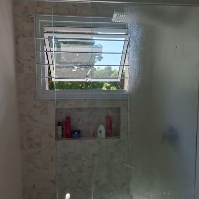 Casa Residencial com 190m², 2 quartos (sendo 2 suítes), 2 garagens, no bairro Ponta Das Canas em Floranópolis