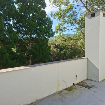 Casa Residencial com 190m², 2 quartos (sendo 2 suítes), 2 garagens, no bairro Ponta Das Canas em Floranópolis