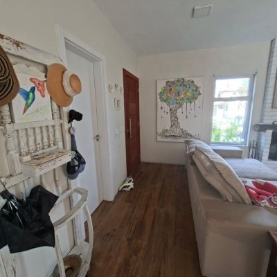 Casa Residencial com 190m², 2 quartos (sendo 2 suítes), 2 garagens, no bairro Ponta Das Canas em Floranópolis
